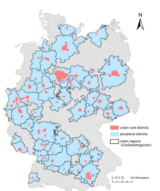 Map of the 50 German urban regions used in the study, with urban core districts in red and peripheral districts in blue.